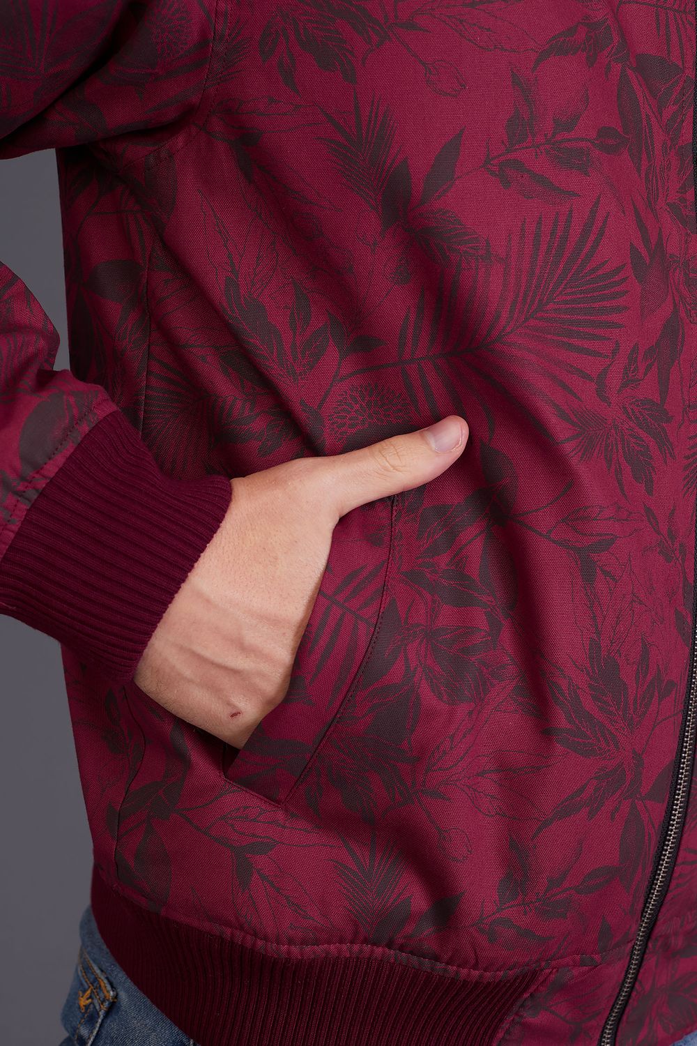 Jaqueta Bomber Estampada Vinho