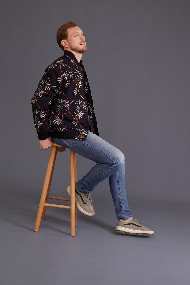 Jaqueta-Bomber-Estampada-PRETO-002-10568-02