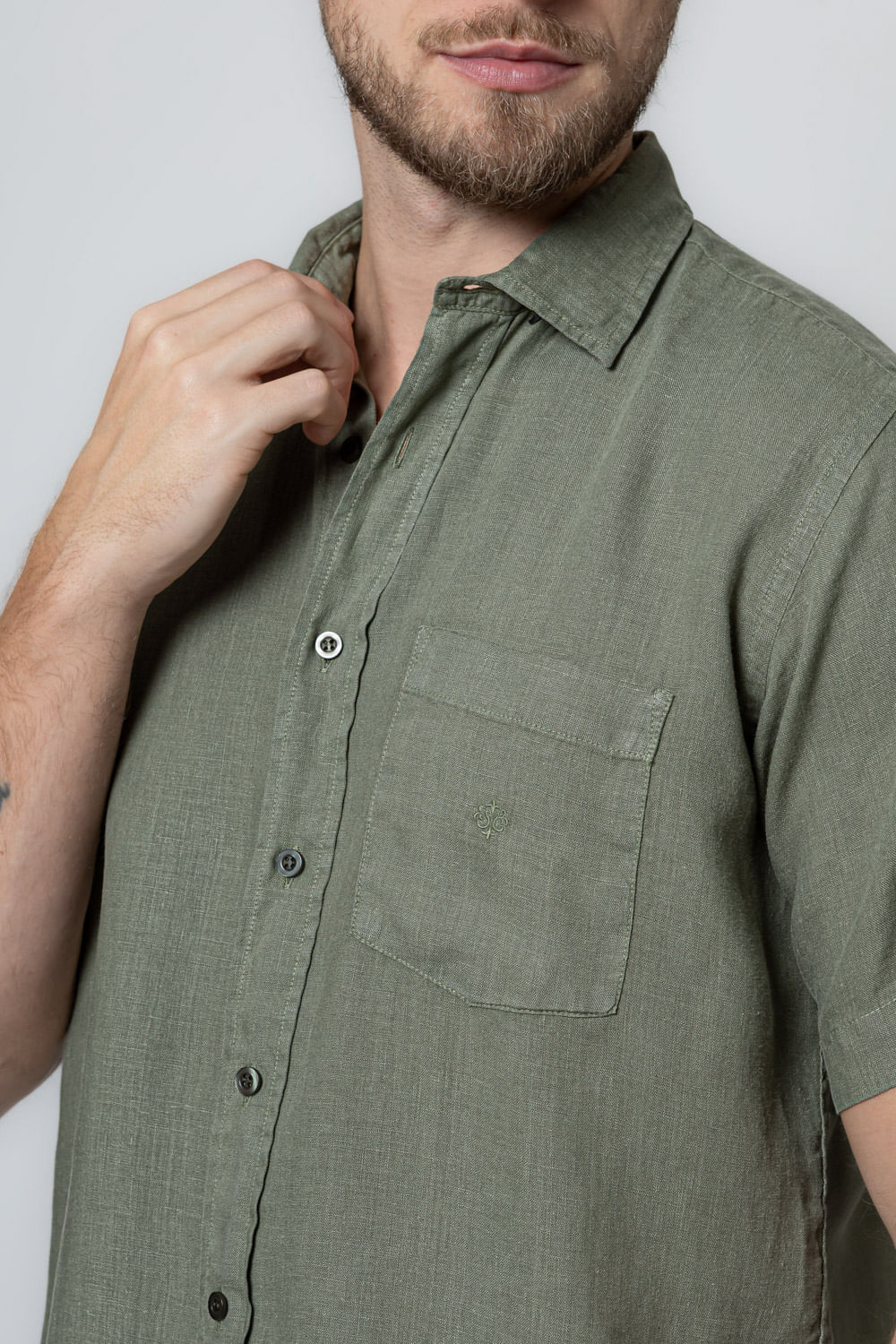 Camisa em Puro Linho Tinturado MC Verde Médio