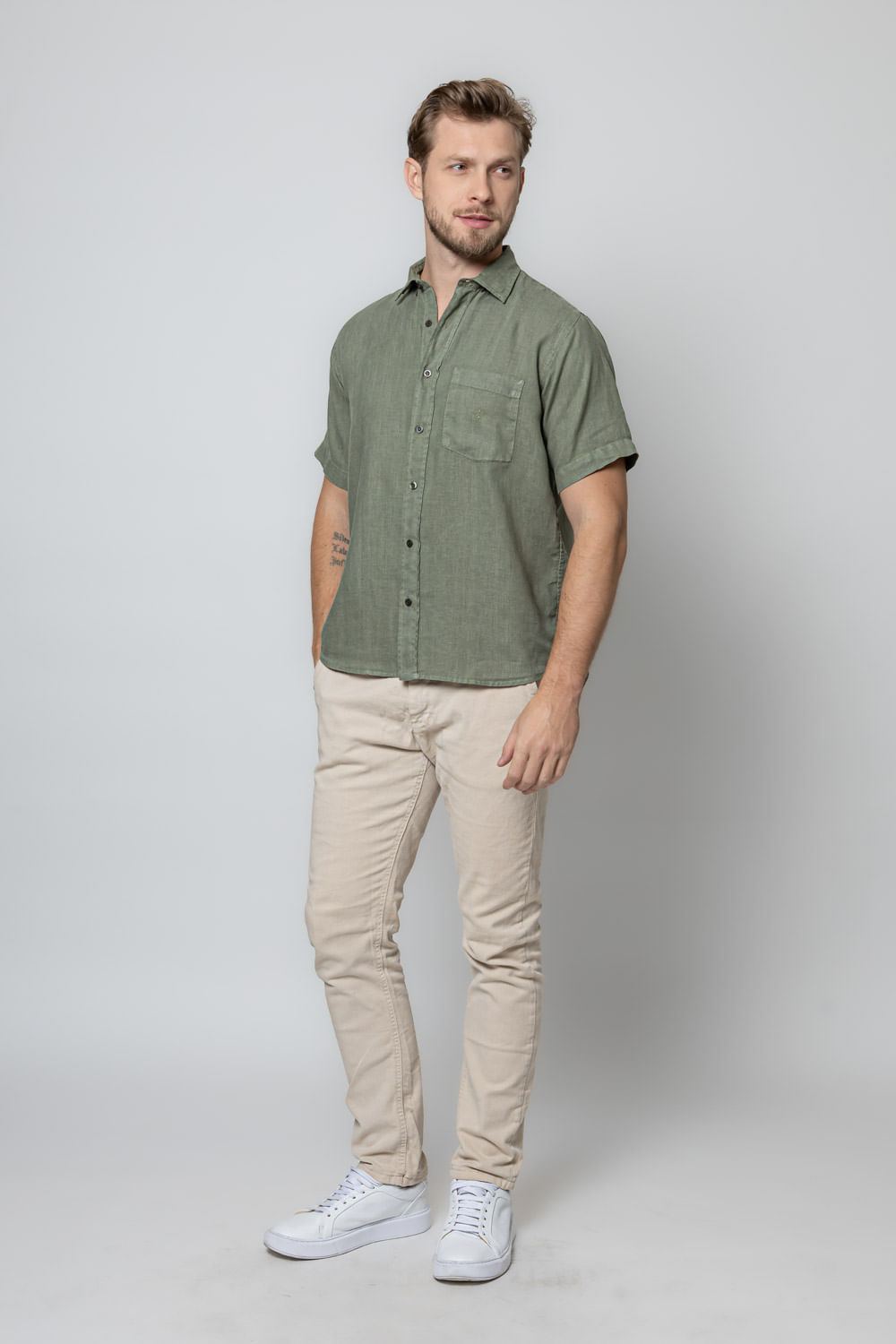 Camisa em Puro Linho Tinturado MC Verde Médio