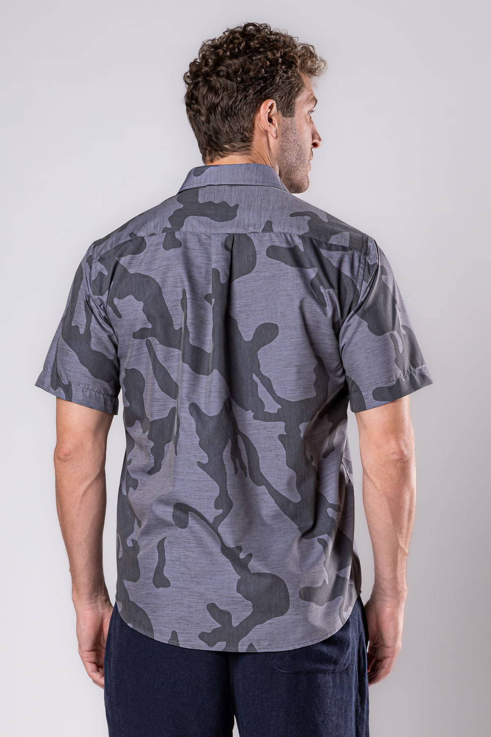 Camisa Estampada Microfibra com Viscose MC Cinza