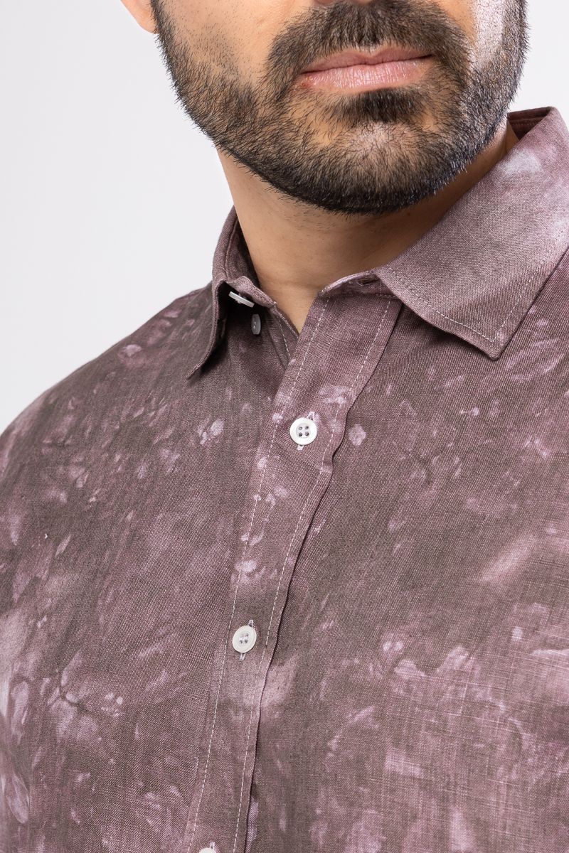 Camisa-Tie-Dye-em-Puro-Linho-MC-MARROM-ESCURO-050-30000-01